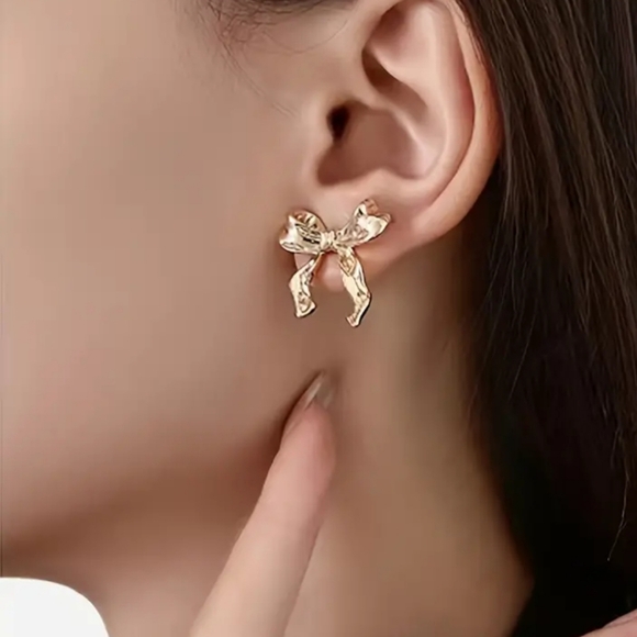 Jewelry - Gold Bow Earrings